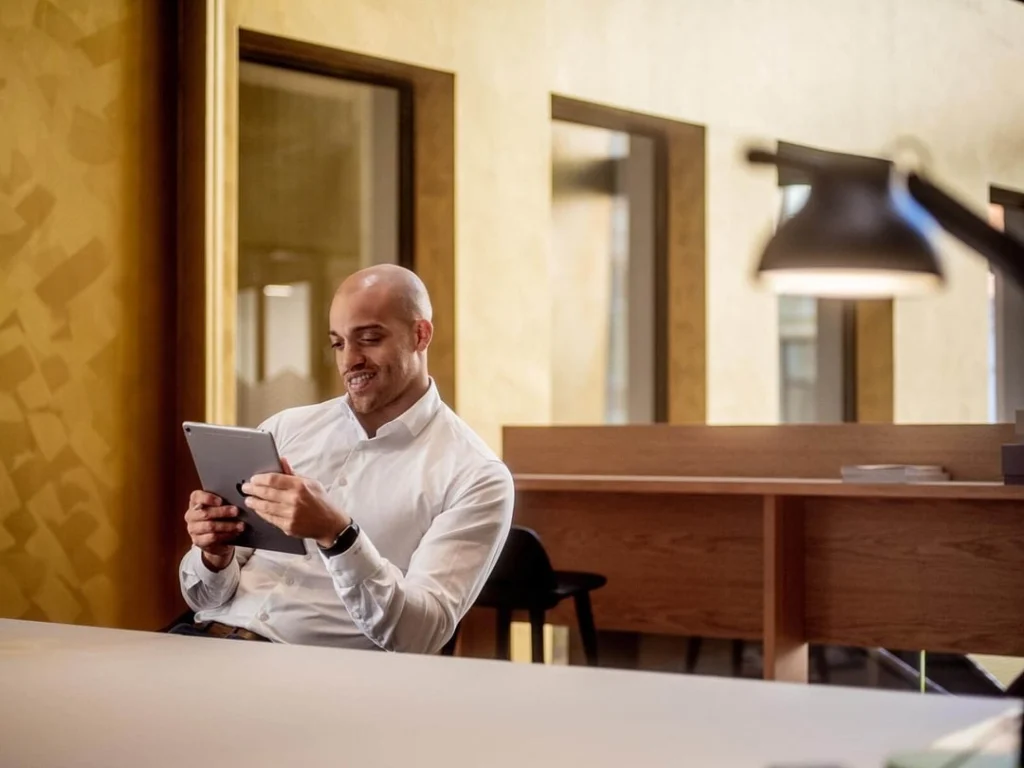 609541c74aebaa20cc515adb GoDaddy milj 25C3 25B8 14 p 1080